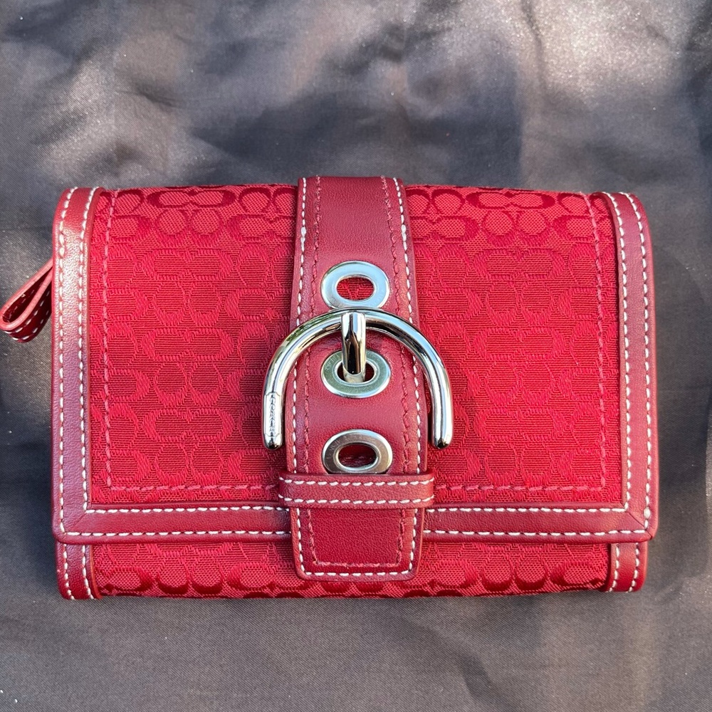 Coach SOHO Red Signature C Silver Buckle Wallet